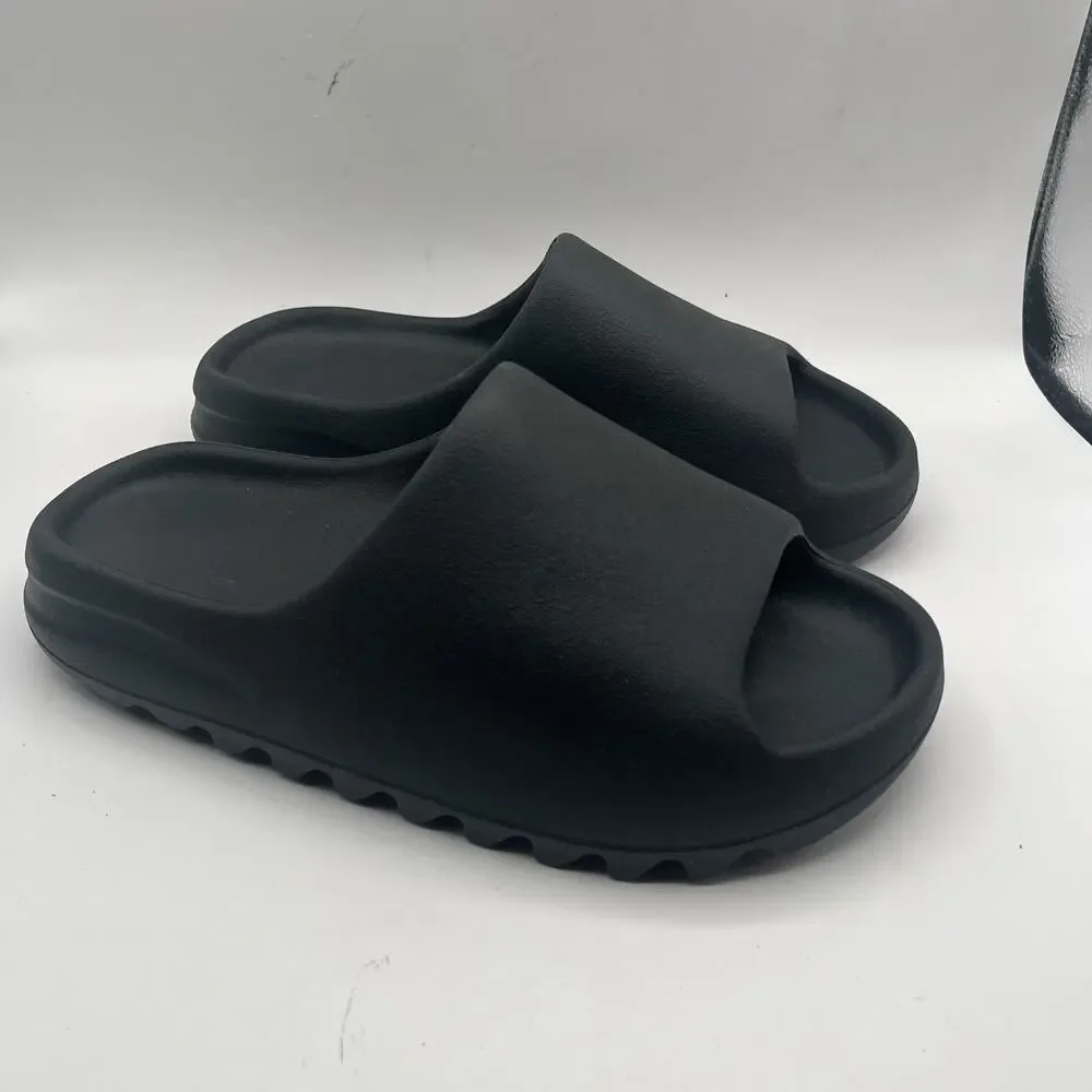 Yeezy YS-01 Slides size Men’s US 9 Black Color KNOW YOUR SIZE New With Bag